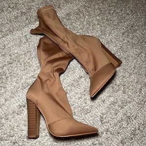 Sleek ankle bootie